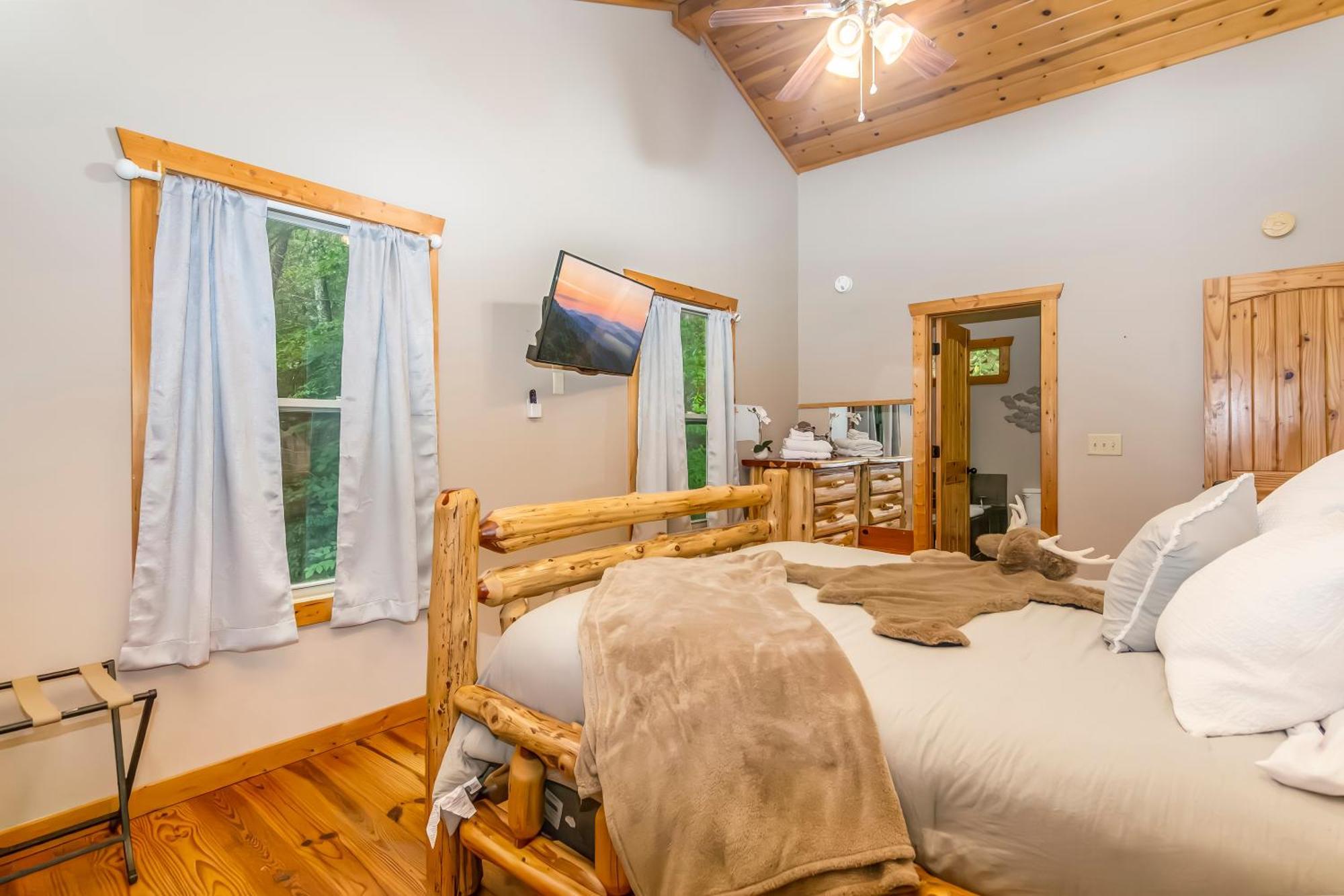 Amazing Creek View Cabin W/ Hot Tub, Firepit & Pool Table Ellijay Zewnętrze zdjęcie