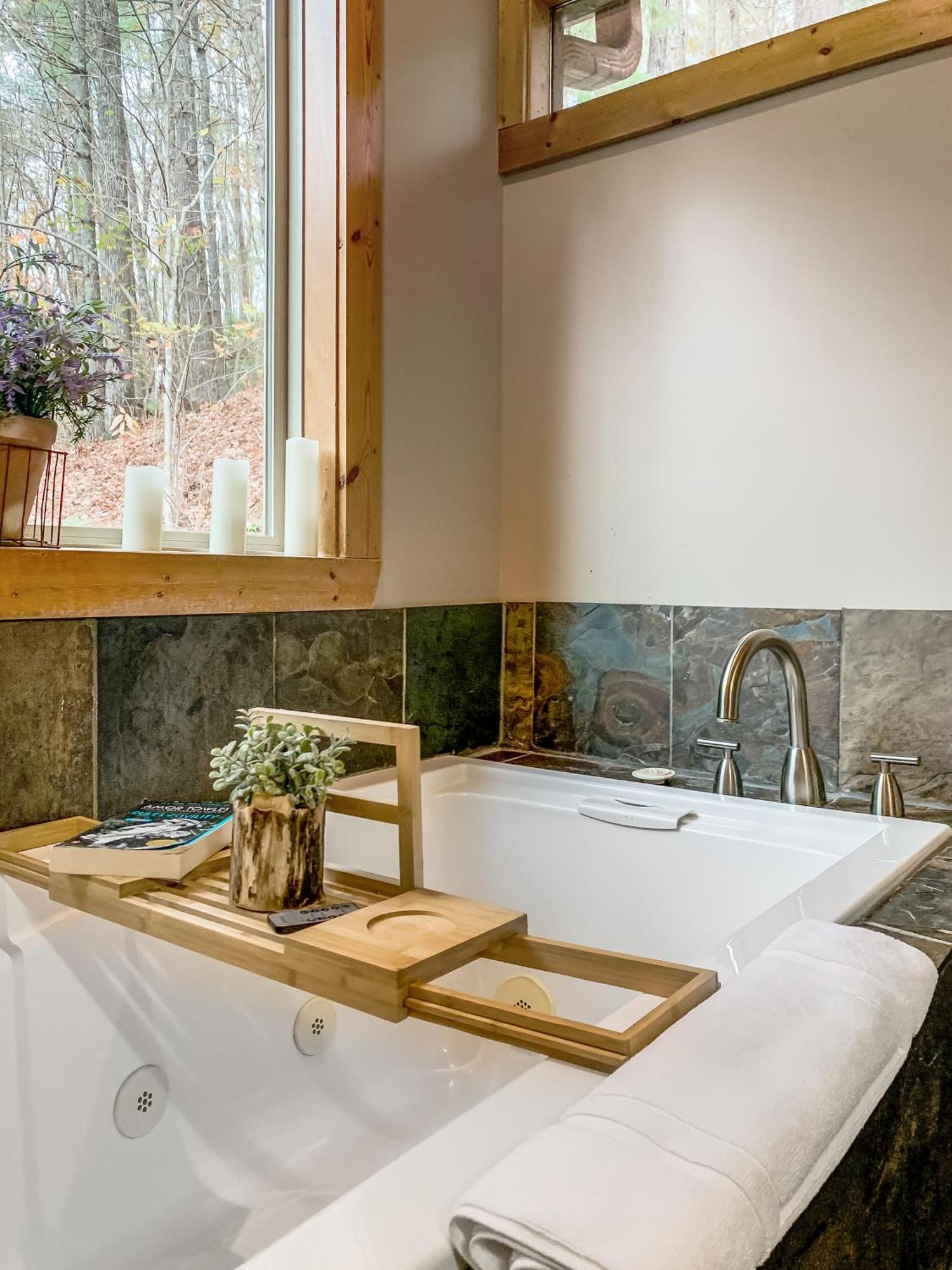 Amazing Creek View Cabin W/ Hot Tub, Firepit & Pool Table Ellijay Zewnętrze zdjęcie